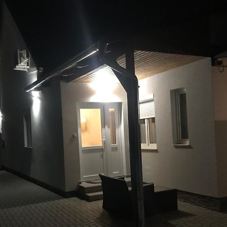 Bedi Vendeghaz Apartment Nagykanizsa Bagian luar foto